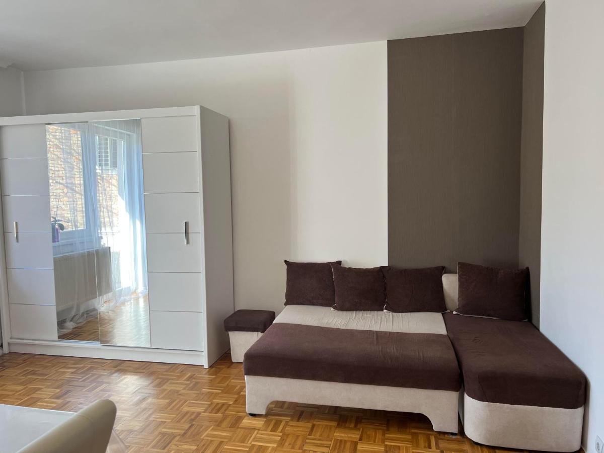 Centrum Szeged Apartman Luaran gambar